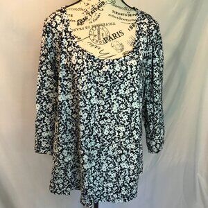 Lane Bryant Scoop Neck T-shirt 3/4 length sleeve, black/white size 22/24